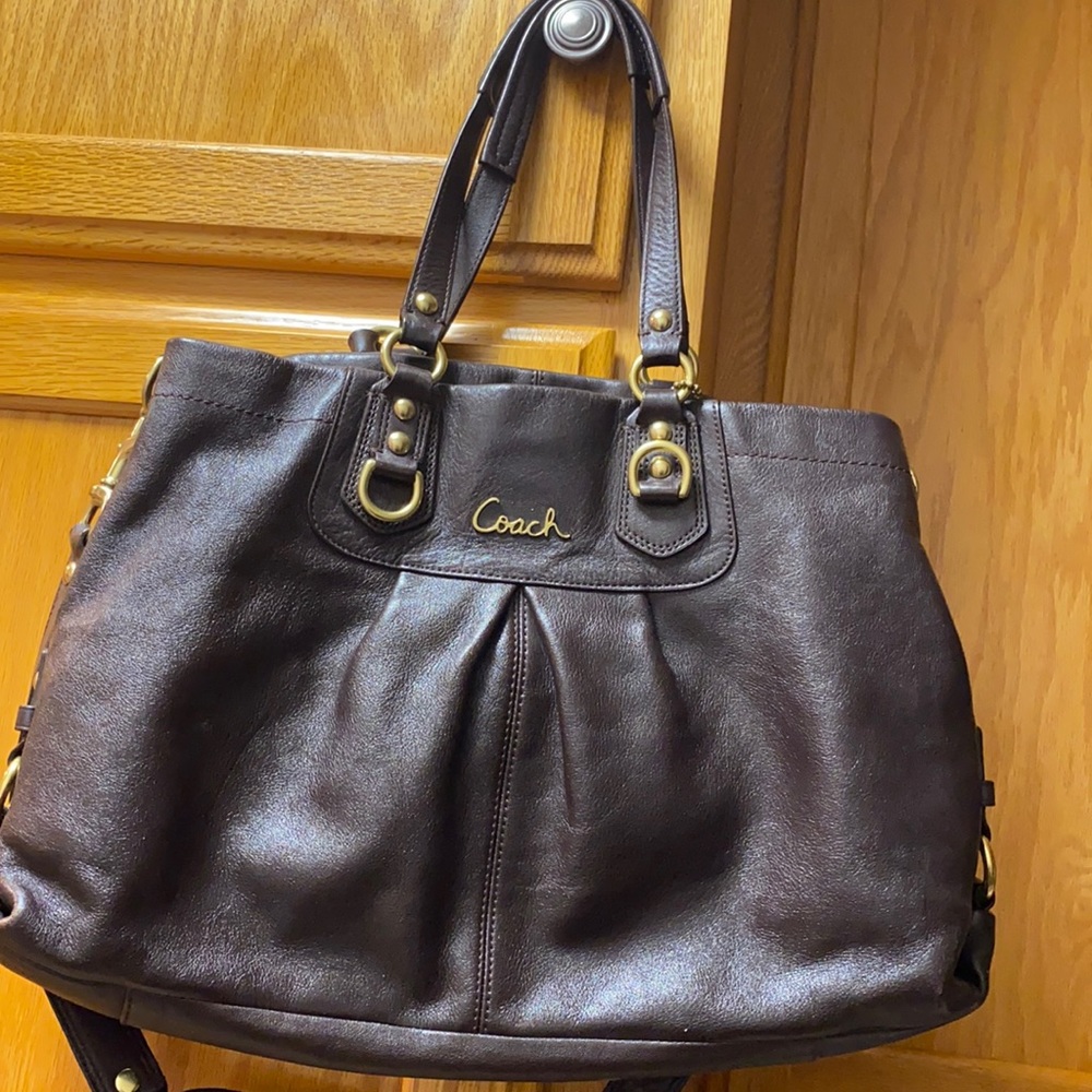 Ladies shoulder hand bag